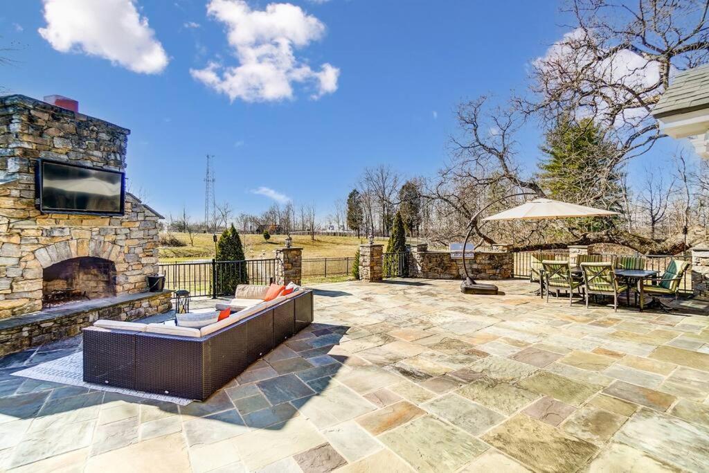 Beautiful Equestrian Estate Home W/ Hot Tub! ラブランド エクステリア 写真