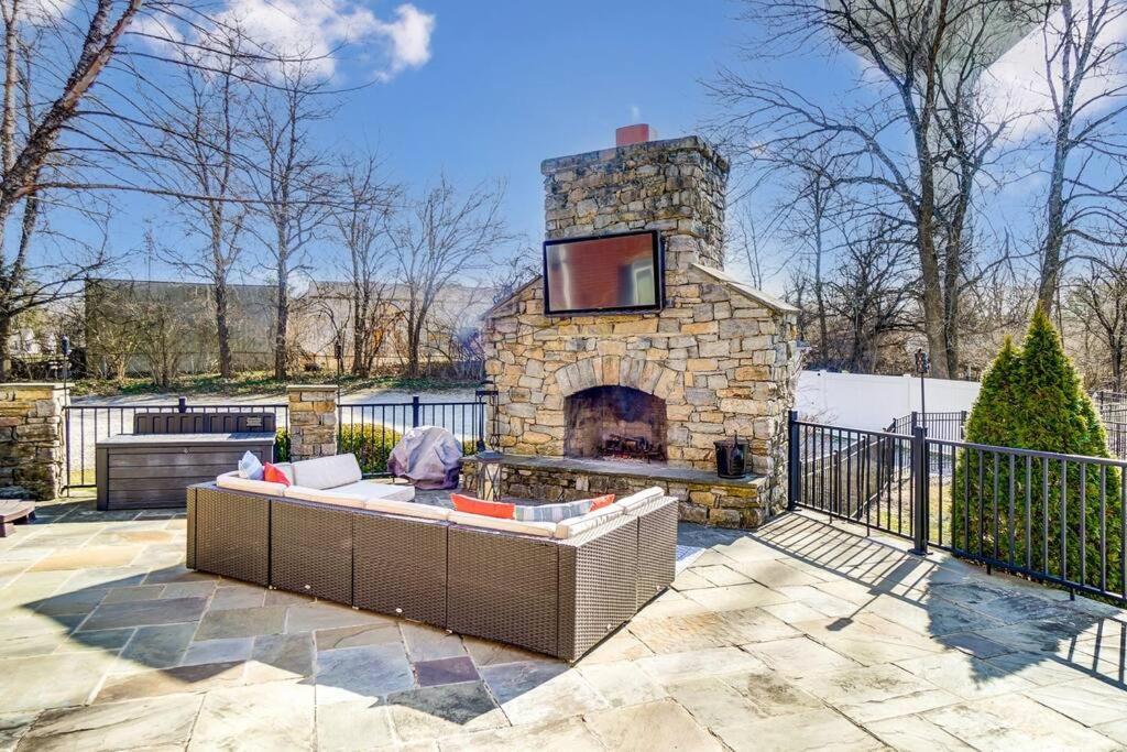 Beautiful Equestrian Estate Home W/ Hot Tub! ラブランド エクステリア 写真